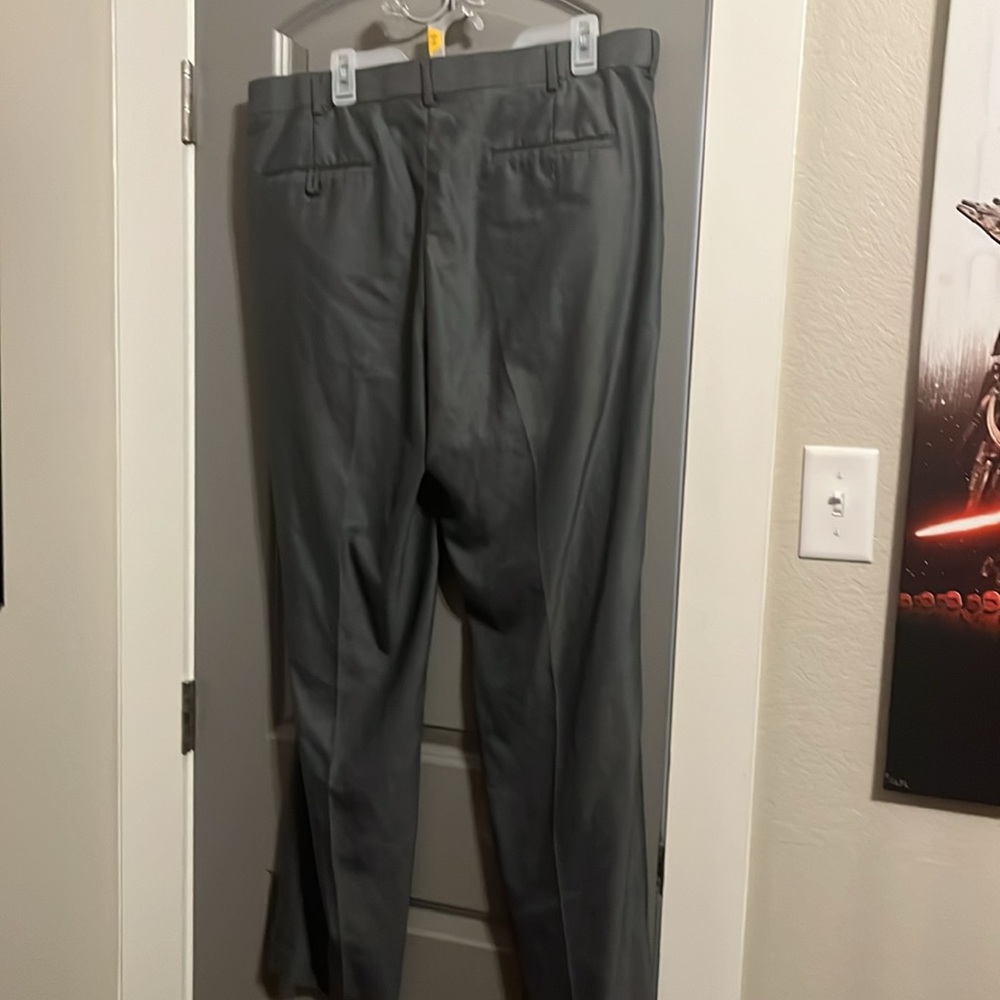Men’s Roundtree &Yorke dark grey slacks 38/32 - Picture 4 of 4
